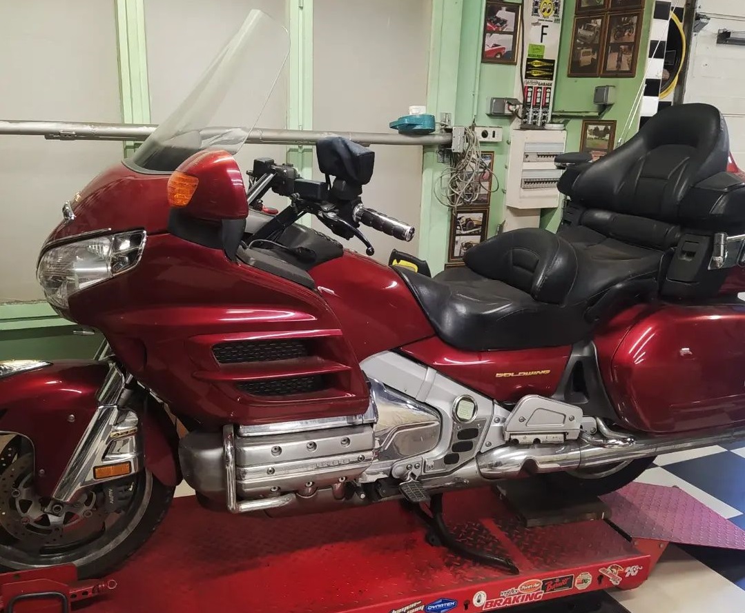 Restauration de moto près de Crépy-en-Valois